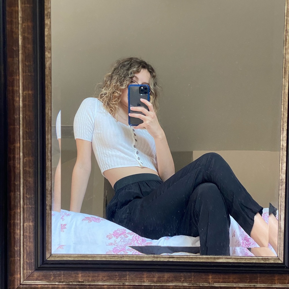 Black loose pants
